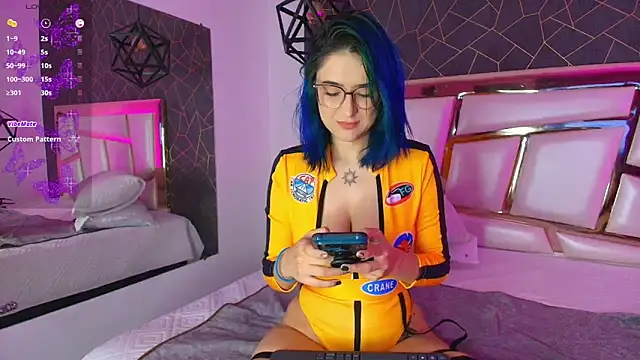 Annie Swan online show from 28, 2, 2025