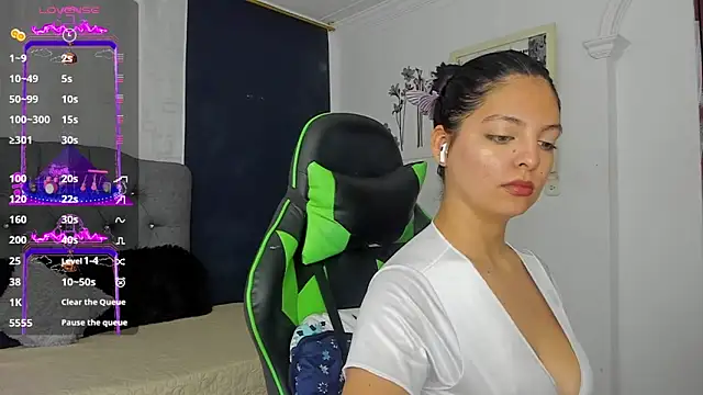 Snapshot of susan_smith18 chatting on 6, 10, 2025 susan smith18 online show from 6, 10, 2025