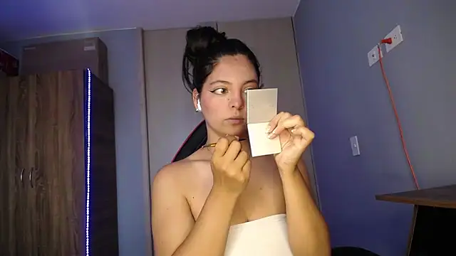 Snapshot of susan_smith18 chatting on 3, 12, 2025 susan smith18 online show from 3, 12, 2025