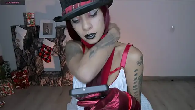 Snapshot of luci_fer_devil chatting on 25, 12, 2024 luci fer devil online show from 25, 12, 2024