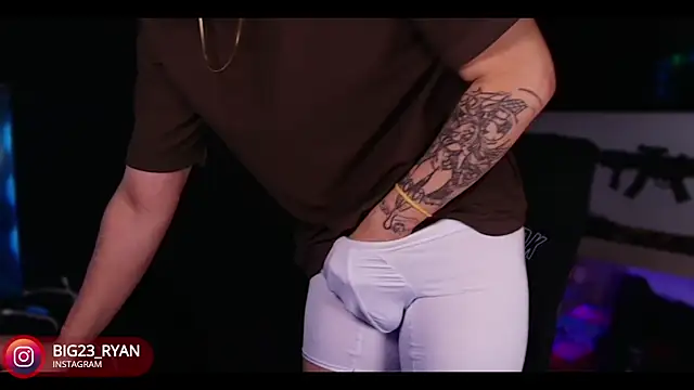 Snapshot of bigryann23 chatting on 18, 1, 2025 bigryann23 online show from 18, 1, 2025