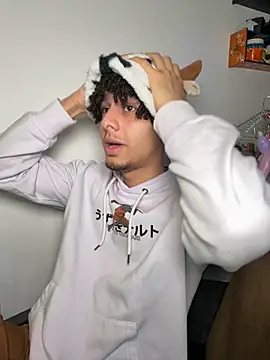 Snapshot of bigryann23 chatting on 4, 11, 2025 bigryann23 online show from 4, 11, 2025