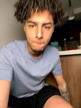 Snapshot of bigryann23 chatting on 8, 11, 2025 bigryann23 online show from 8, 11, 2025