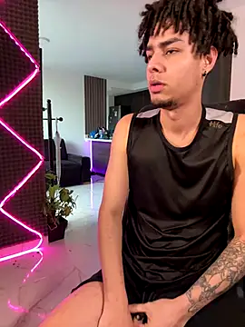 Snapshot of bigryann23 chatting on 22, 11, 2025 bigryann23 online show from 22, 11, 2025