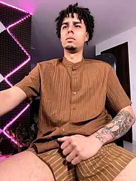 Snapshot of bigryann23 chatting on 27, 11, 2025 bigryann23 online show from 27, 11, 2025